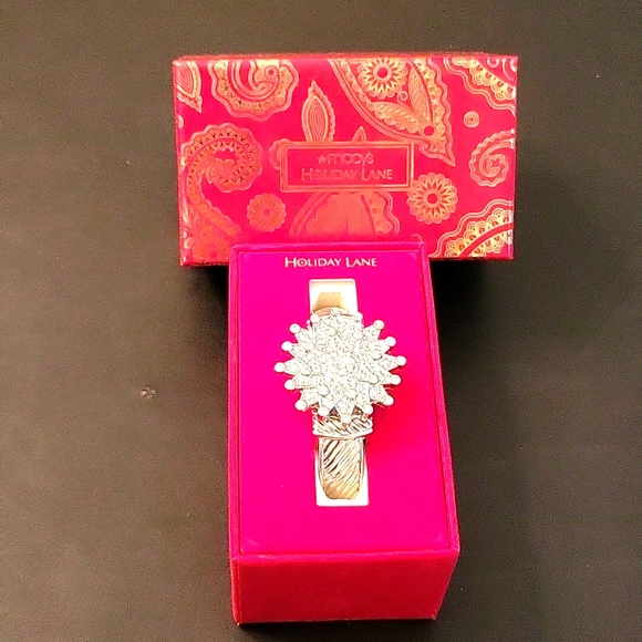 NEW Crystal Starburst Bangle-Bracelet Watch! Silver-tone, Clear Crystals - Picture 13 of 16